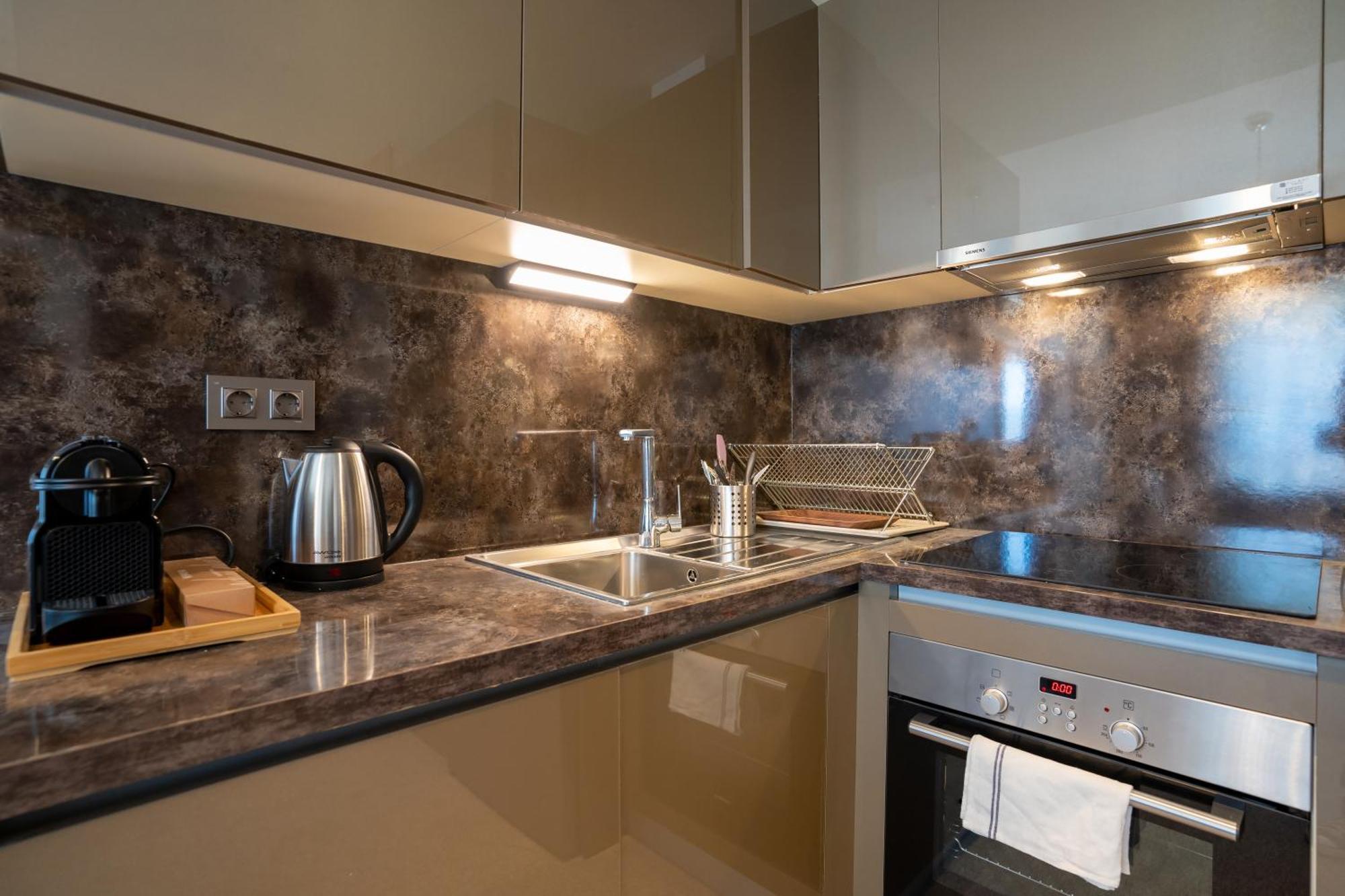 Cozy & Stylish 2 Bedr 2bath Apartment *